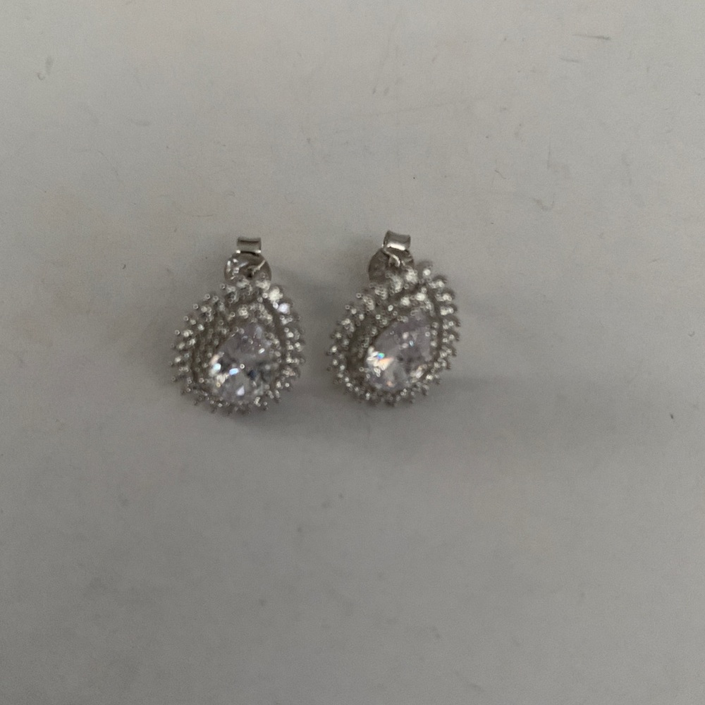 Sterling Silver Cubic Zirconia Tear Drop Stud Earring - New